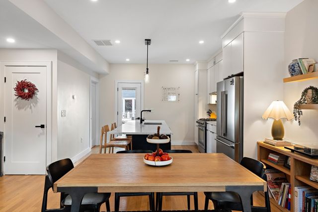 39 Essex St, Boston, MA 02129