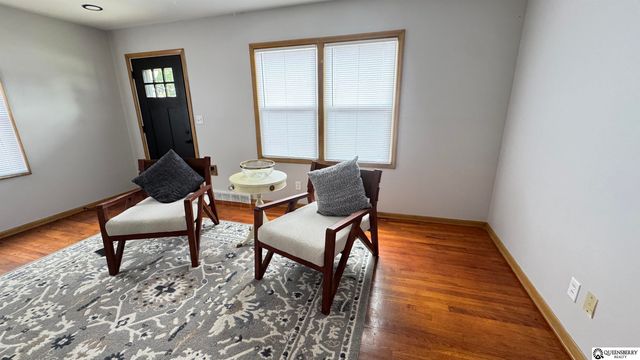 4916 S 41 Street, Omaha, NE 68107