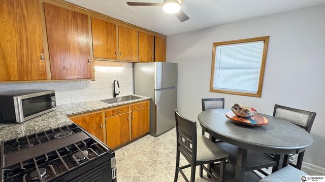 4916 S 41 Street, Omaha, NE 68107