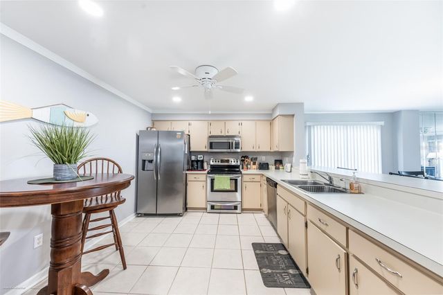 1477 PARK BEACH CIRCLE 11, Punta Gorda, FL 33950