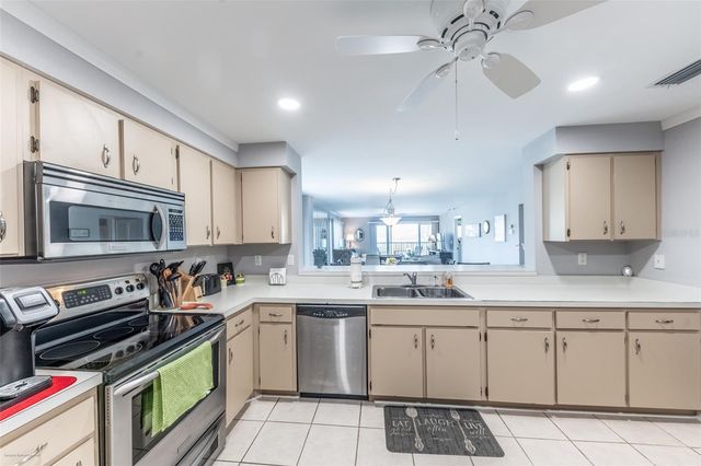 1477 PARK BEACH CIRCLE 11, Punta Gorda, FL 33950