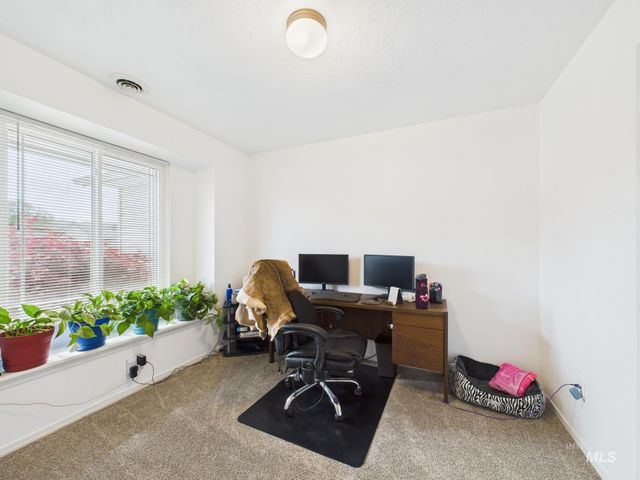 3006 Queen Anne Dr, Emmett, ID 83617