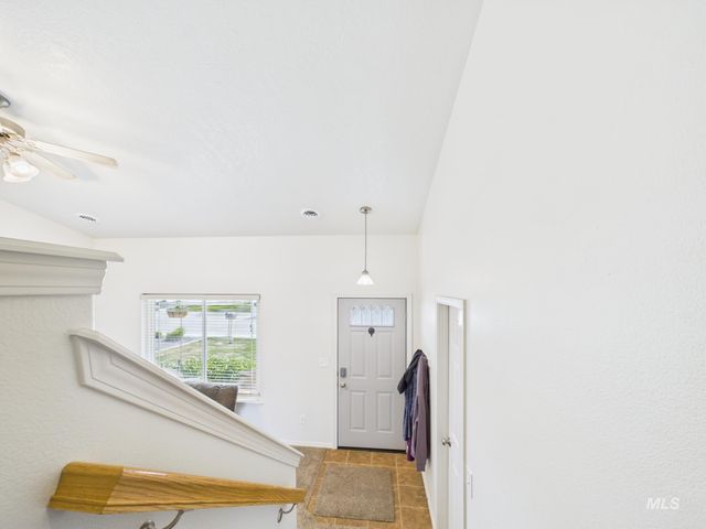 3006 Queen Anne Dr, Emmett, ID 83617