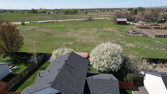 3006 Queen Anne Dr, Emmett, ID 83617