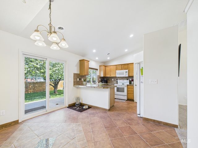 3006 Queen Anne Dr, Emmett, ID 83617