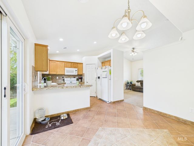 3006 Queen Anne Dr, Emmett, ID 83617