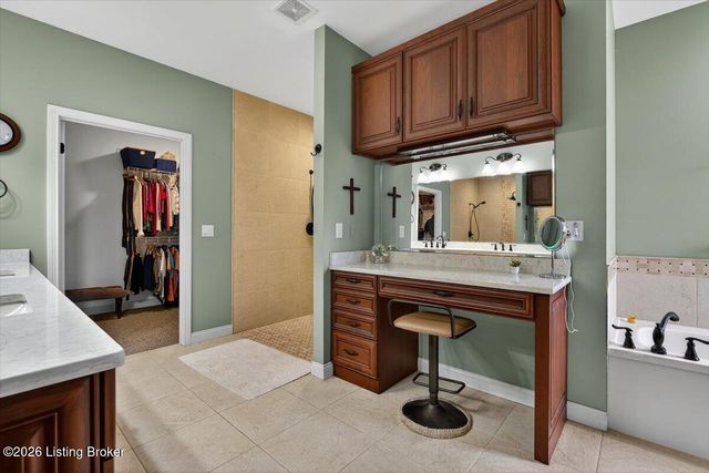 2832 Klondike Ln, Louisville, KY 40218