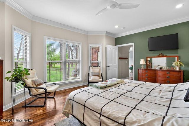 2832 Klondike Ln, Louisville, KY 40218