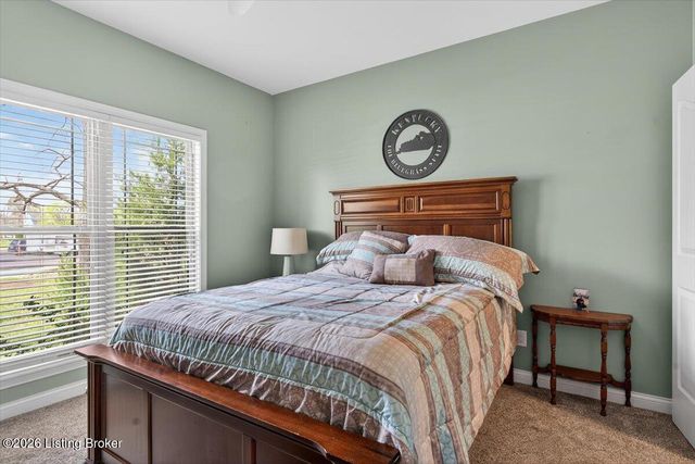 2832 Klondike Ln, Louisville, KY 40218