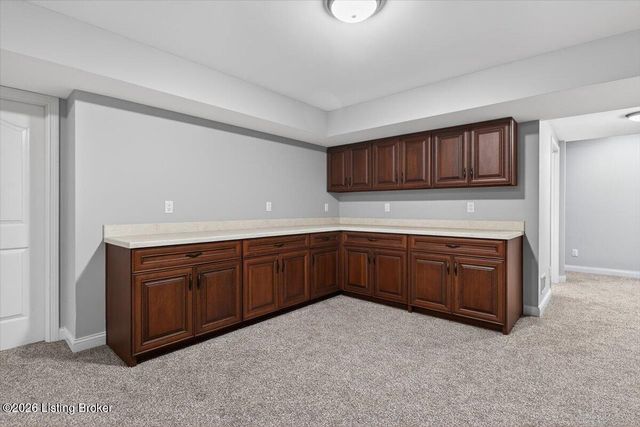 2832 Klondike Ln, Louisville, KY 40218