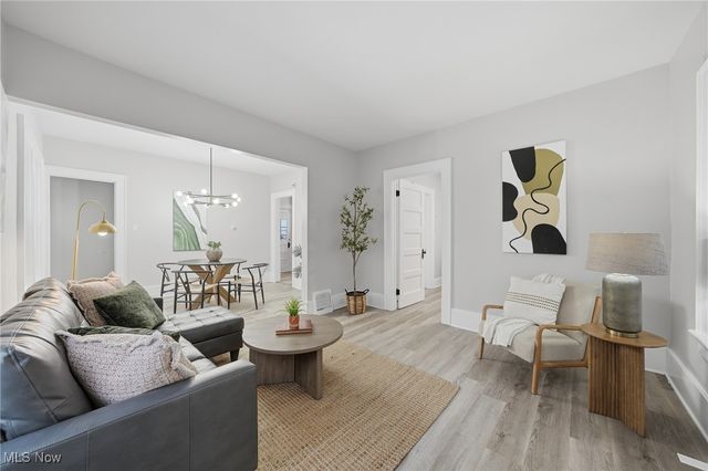 1037 Pitkin Avenue, Akron, OH 44310