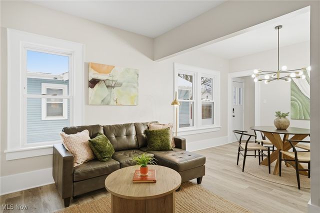 1037 Pitkin Avenue, Akron, OH 44310