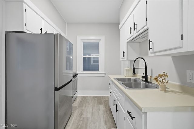 1037 Pitkin Avenue, Akron, OH 44310