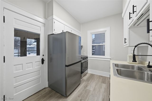 1037 Pitkin Avenue, Akron, OH 44310