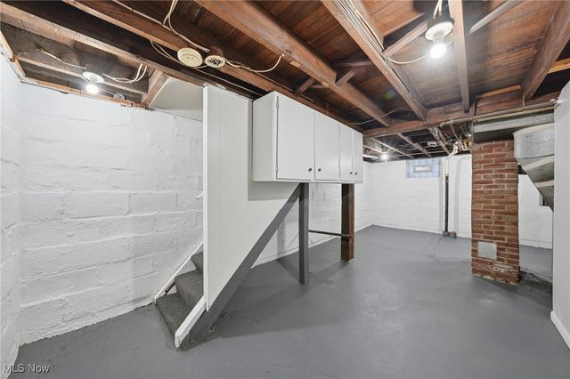 1037 Pitkin Avenue, Akron, OH 44310