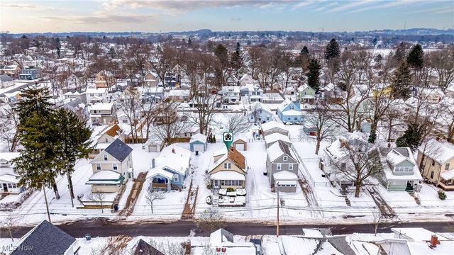 1037 Pitkin Avenue, Akron, OH 44310