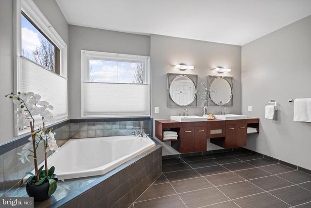 124 BULLARD CIR, Rockville, MD 20850