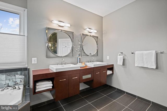 124 BULLARD CIR, Rockville, MD 20850