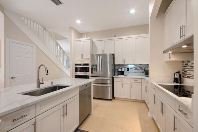 6874 Houlton Circle, Lake Worth, FL 33467