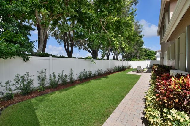 6874 Houlton Circle, Lake Worth, FL 33467