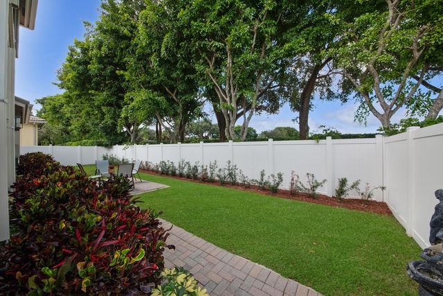 6874 Houlton Circle, Lake Worth, FL 33467