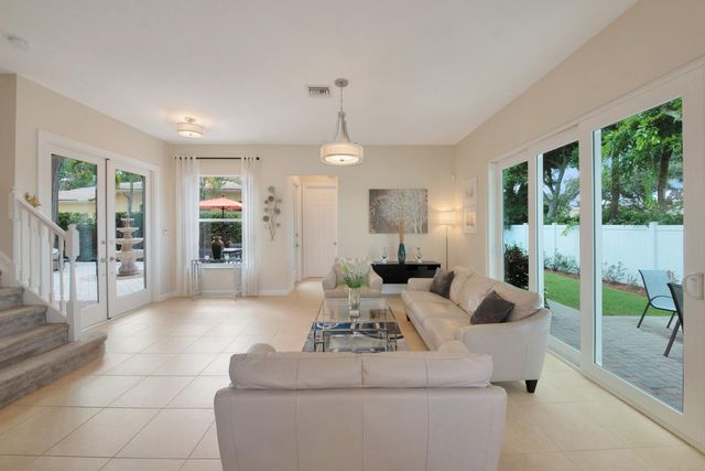 6874 Houlton Circle, Lake Worth, FL 33467