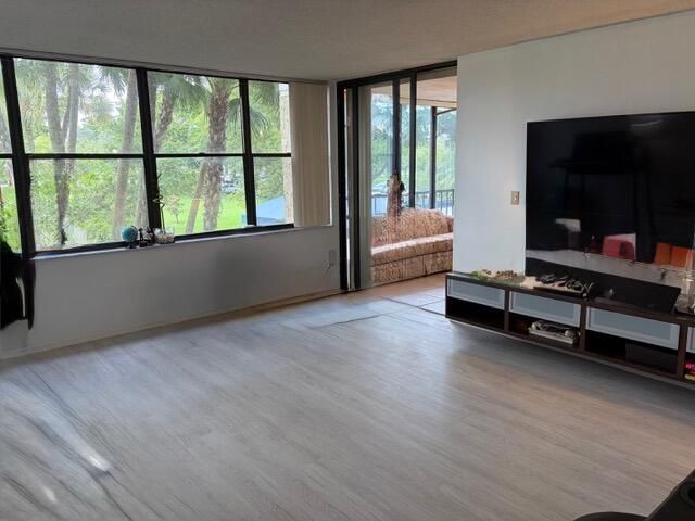 16300 GOLF CLUB Road 212, Weston, FL 33326
