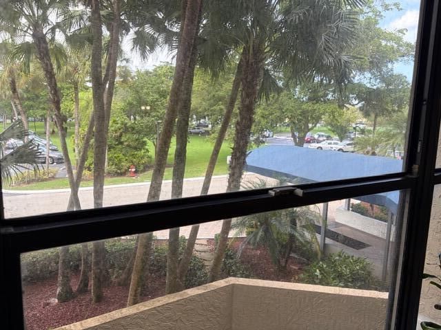 16300 GOLF CLUB Road 212, Weston, FL 33326
