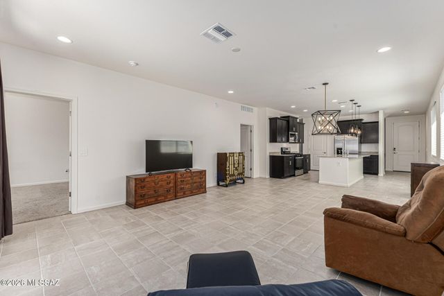 12600 E Caden Drive, Vail, AZ 85641