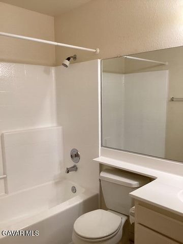 3522 W Avenue J2, Lancaster, CA 93536
