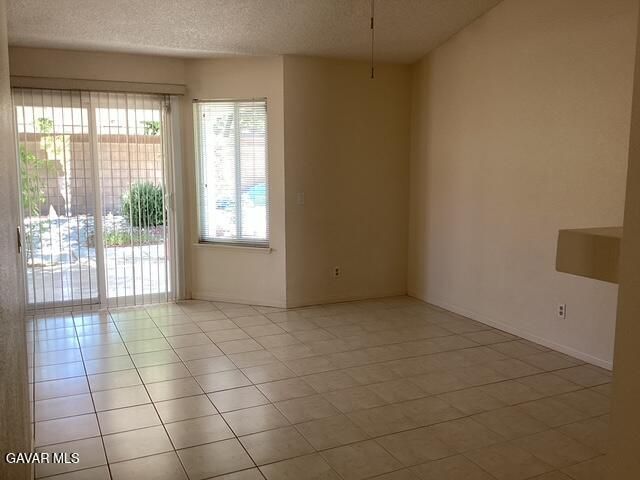 3522 W Avenue J2, Lancaster, CA 93536