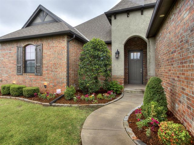 3337 Sage Brush Place, Yukon, OK 73099