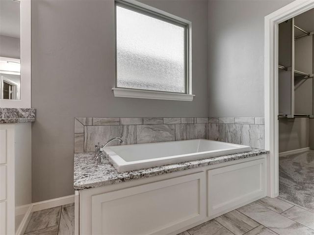 3337 Sage Brush Place, Yukon, OK 73099
