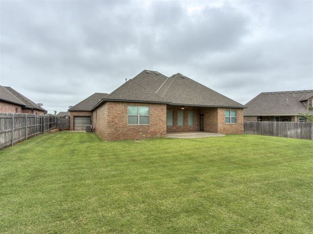 3337 Sage Brush Place, Yukon, OK 73099