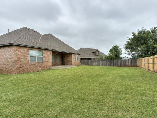 3337 Sage Brush Place, Yukon, OK 73099