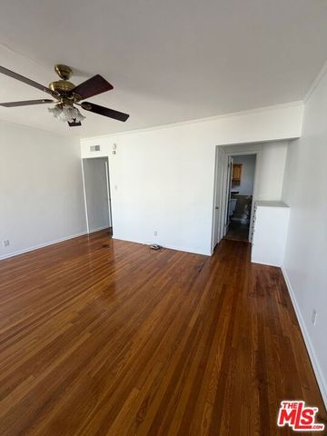 6256 S Fairfax Avenue, Los Angeles, CA 90056