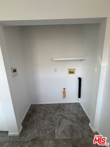 6256 S Fairfax Avenue, Los Angeles, CA 90056