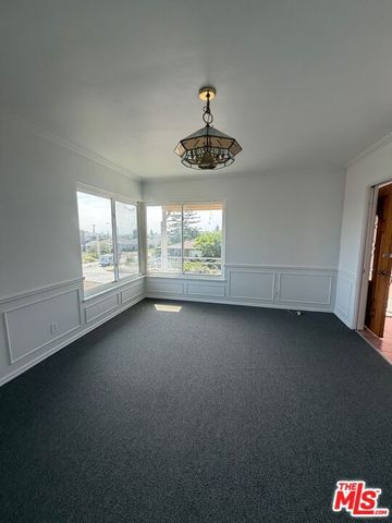 6256 S Fairfax Avenue, Los Angeles, CA 90056