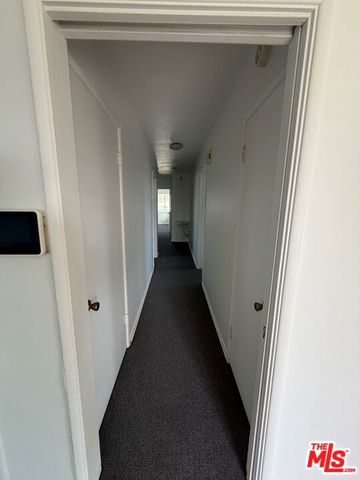 6256 S Fairfax Avenue, Los Angeles, CA 90056