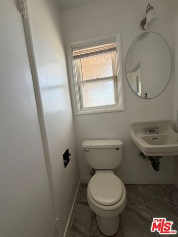 6256 S Fairfax Avenue, Los Angeles, CA 90056