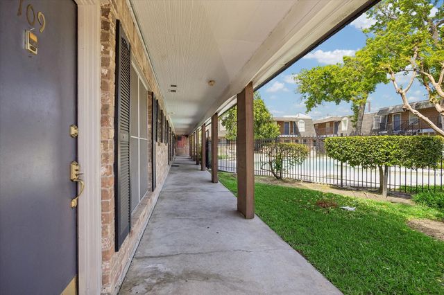 9025 Gaylord Drive 109, Houston, TX 77024
