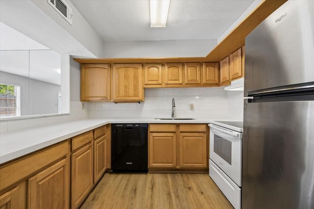 9025 Gaylord Drive 109, Houston, TX 77024