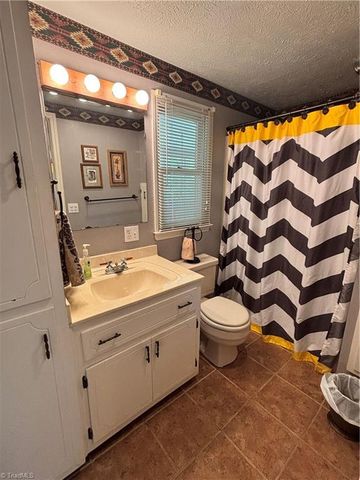 126 Lyn Avenue, Mount Airy, NC 27030