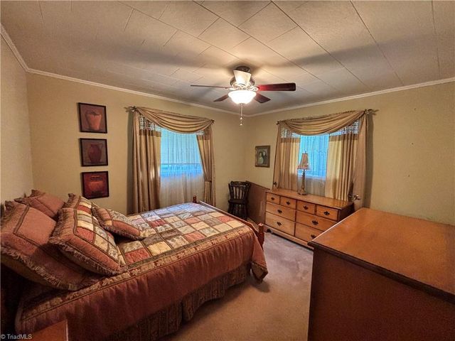 126 Lyn Avenue, Mount Airy, NC 27030