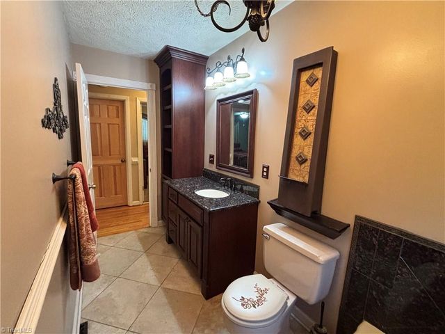 126 Lyn Avenue, Mount Airy, NC 27030