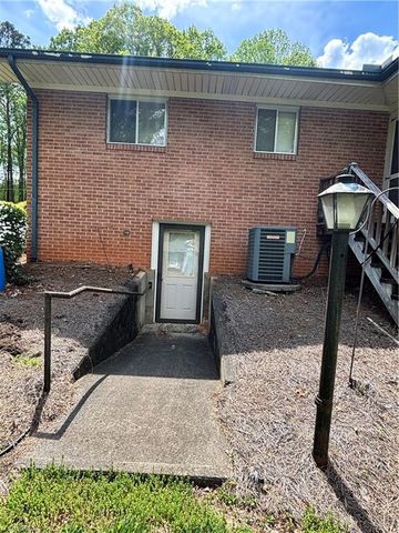 126 Lyn Avenue, Mount Airy, NC 27030