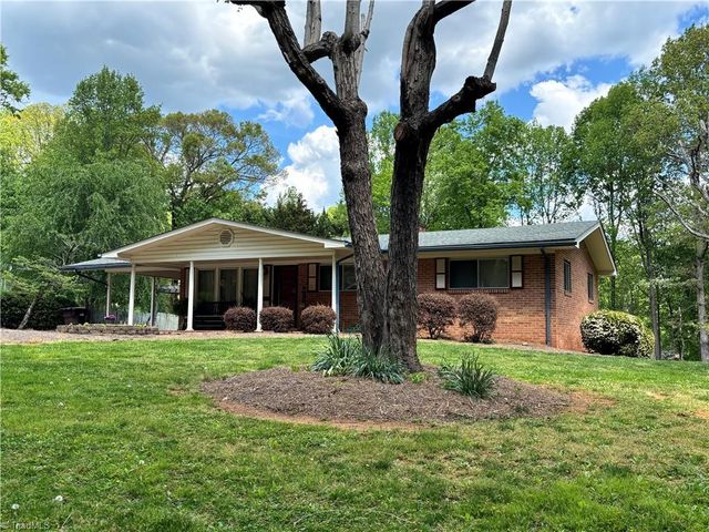 126 Lyn Avenue, Mount Airy, NC 27030