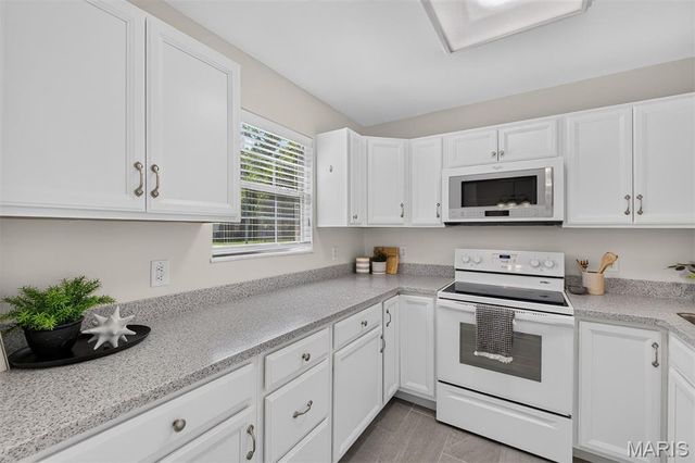 1712 Redbird Cove, Brentwood, MO 63144