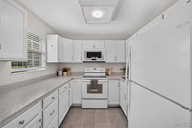 1712 Redbird Cove, Brentwood, MO 63144