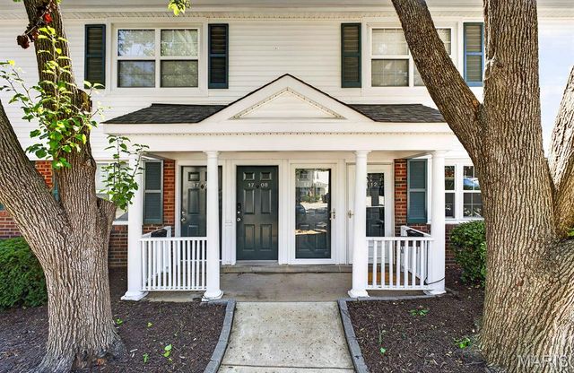 1712 Redbird Cove, Brentwood, MO 63144